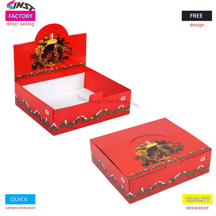 A karácsonyi asztali kijelzőállvány klasszikus színvilága meggyújtja az asztali ünnepi szertartás hangulatát